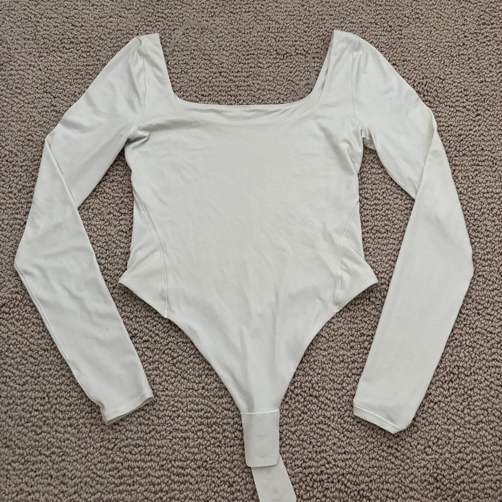 Lululemon Wundermost  Square Neck Long Sleeve Bodysuit Color Bone Size Small
